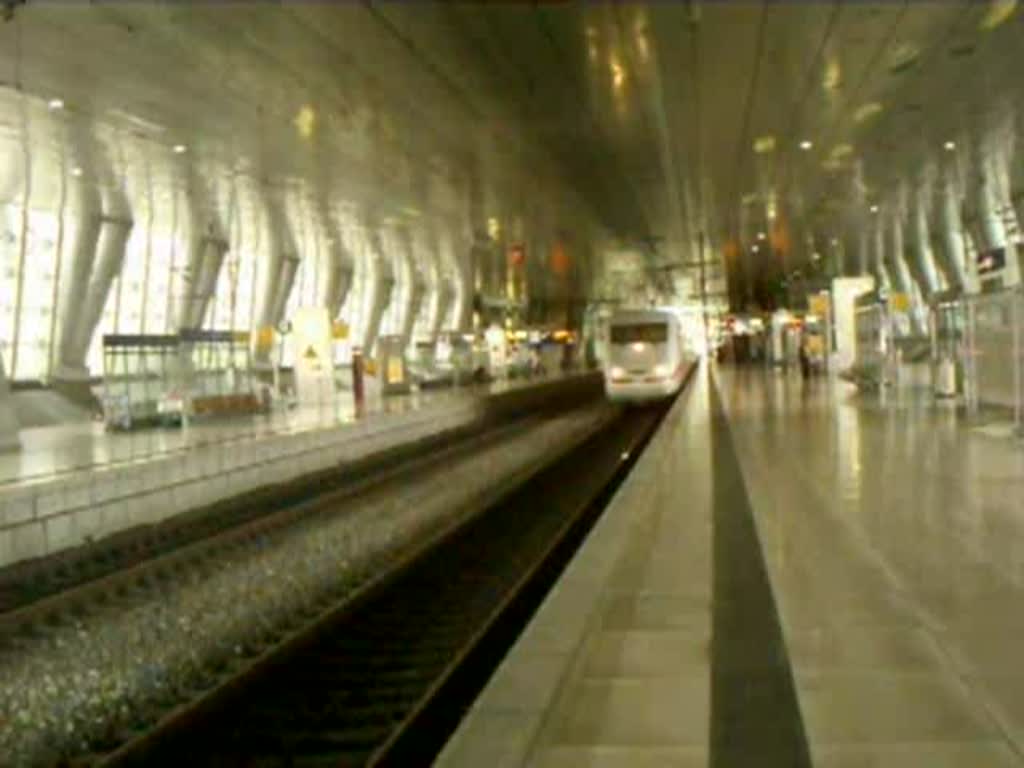 Ausfahrt von 401 007  Itzehoe  als ICE 773 aus Kiel Hbf nach Stuttgart Hbf aus Frankfurt-Flughafen Fernbf. 22.05.08