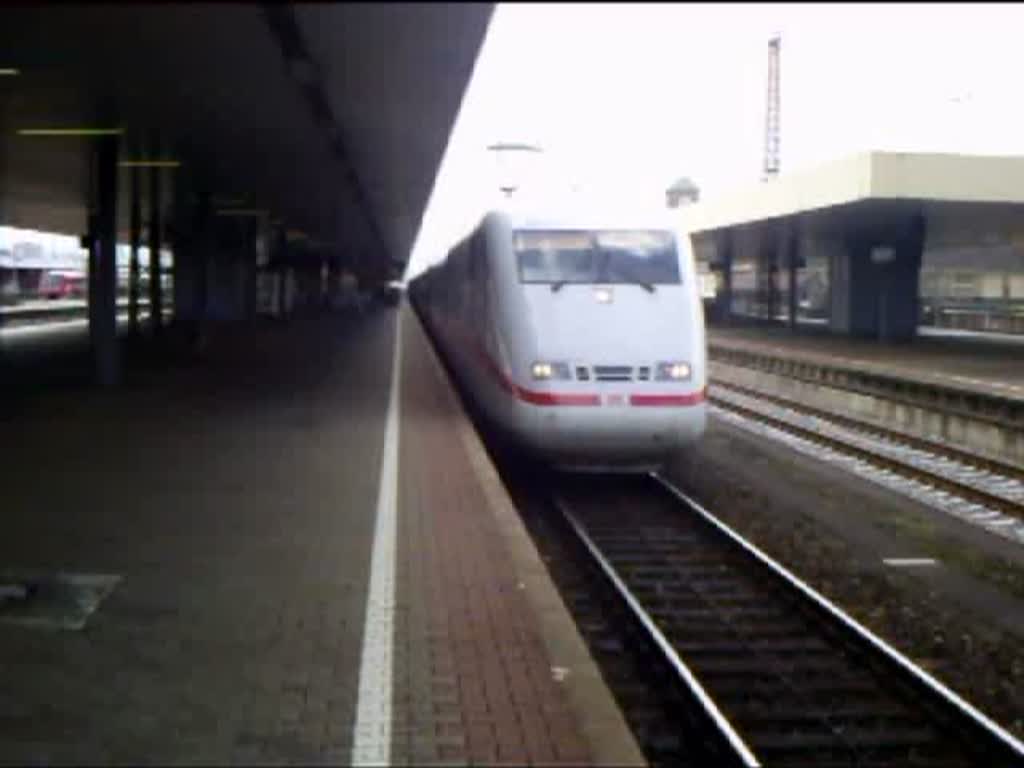 Ausfahrt des ICE 372 Interlaken-Ost - Berlin-Ostbahnhof aus Basel Bad Bf (ICE1 Br 401) von Gleis 4. Auf Gleis 3 eine Br 152 auf Solofahrt, ebenso auf Gleis 2 ein Br 185 Lz. Inklusive Abfahrtsansage!