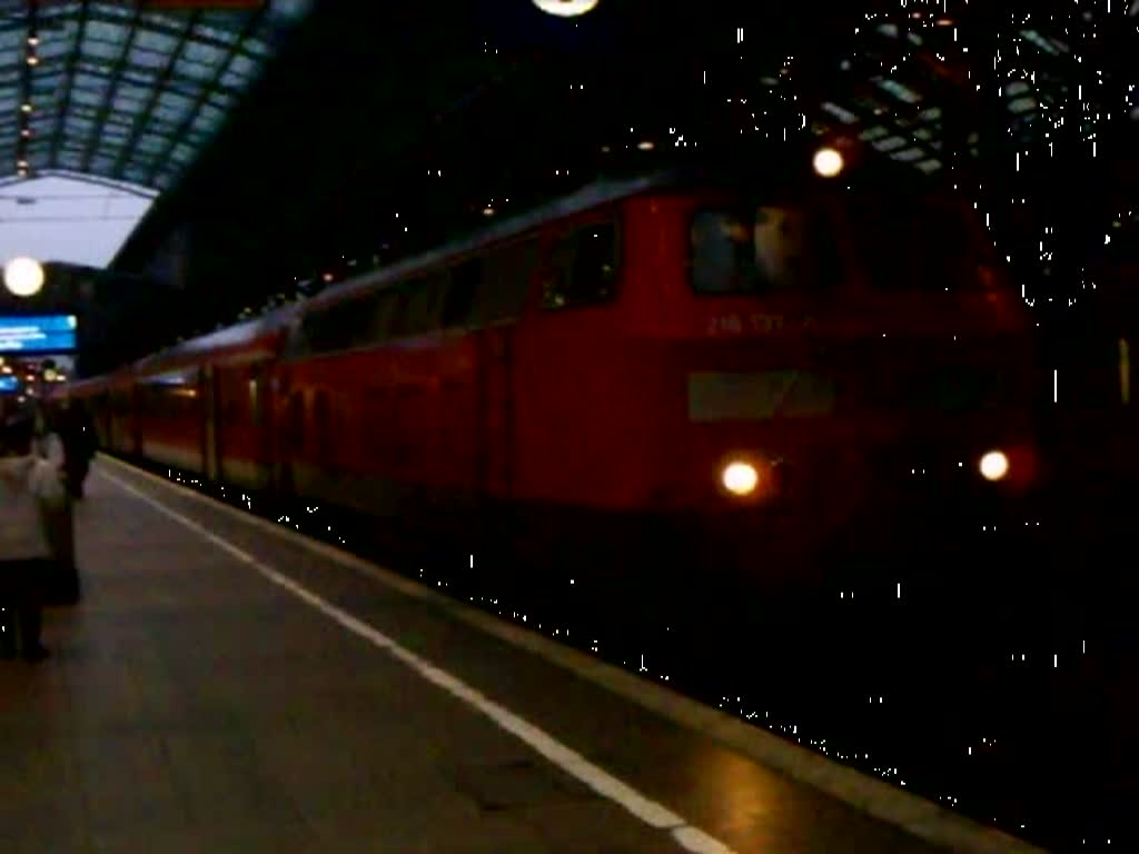 Ausfahrt des RE12 Trier Hbf - Kln-Messe/Deutz mit 218 137 aus Kln Hbf. Leider ist dass Bild ziemlich dunkel, doch der Sound ist genial! 26.03.08