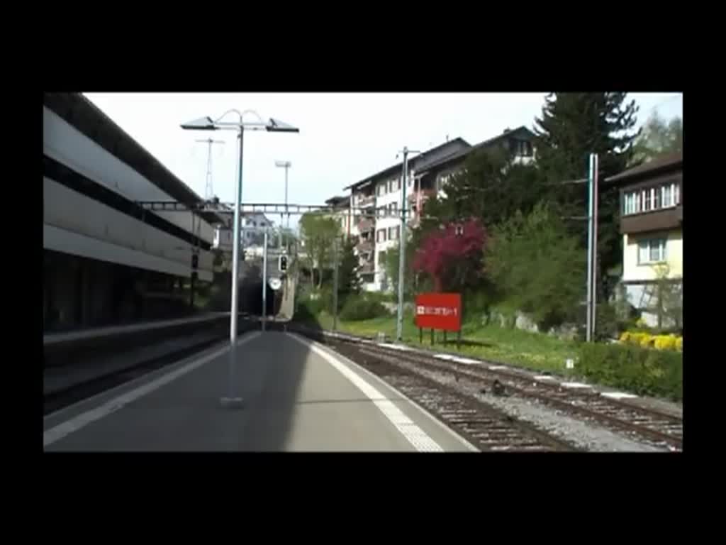 Ausfahrt des SOB  Voralpen-Express  am 29.4.2012 in Herisau. 