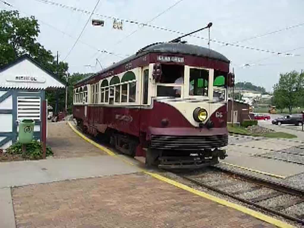 Ausfahrt des Straenbahnwagens #66 der Philadelphia Suburban Co., Baujahr 1926, im Pennsylvania Trolley Museum (Washington, PA, 8.6.09) 