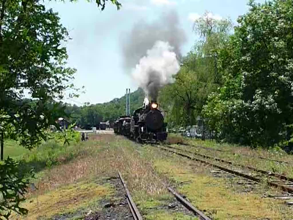 Ausfahrt der East Broad Top Railroad (EBT) #15 (Orbisonia, PA, 6.6.09).