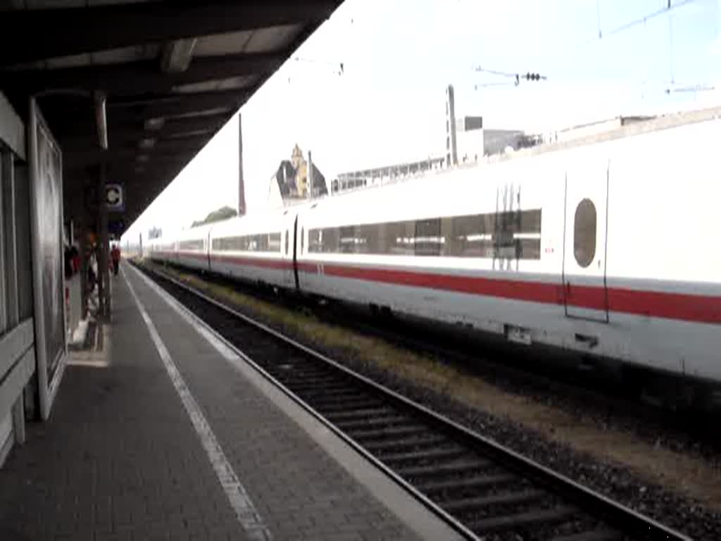 Ausfahrt eines ICE 2-Zuges in Augsburg Hbf. Aufgenommen am 08.07.06