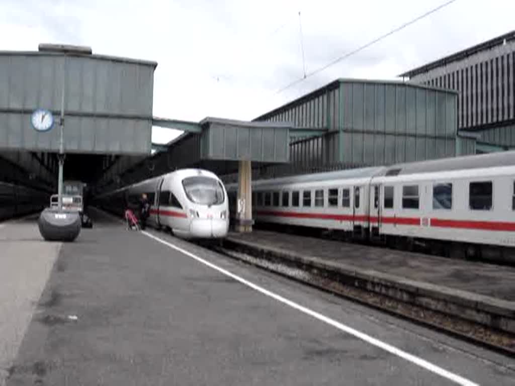 Ausfahrt eines ICE-T´s aus dem Bahnhof Stutgart Hbf, mit Blick auf den TGV. Aufgenommen am 3.Juli 2007.