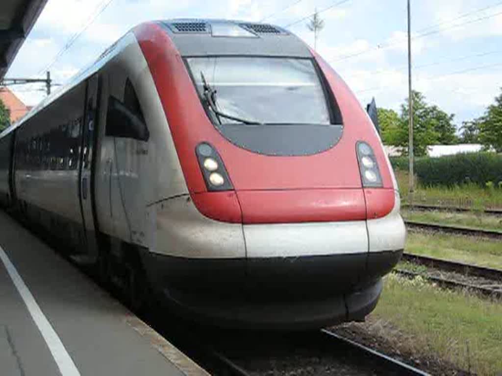Ausfahrt eines ICN nach Biel/Bienne aus dem Bahnhof Konstanz am 22. Juli 2007.
Inklusive Ansage und Trschlieung.
