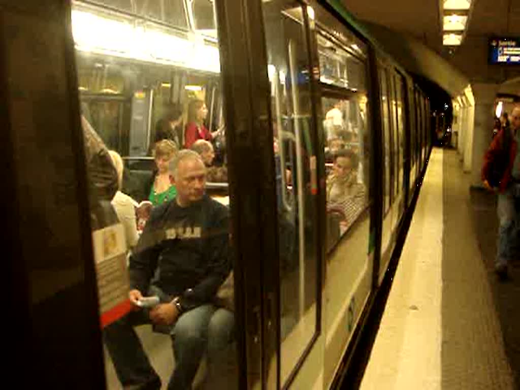 Ausfahrt der Pariser Metro