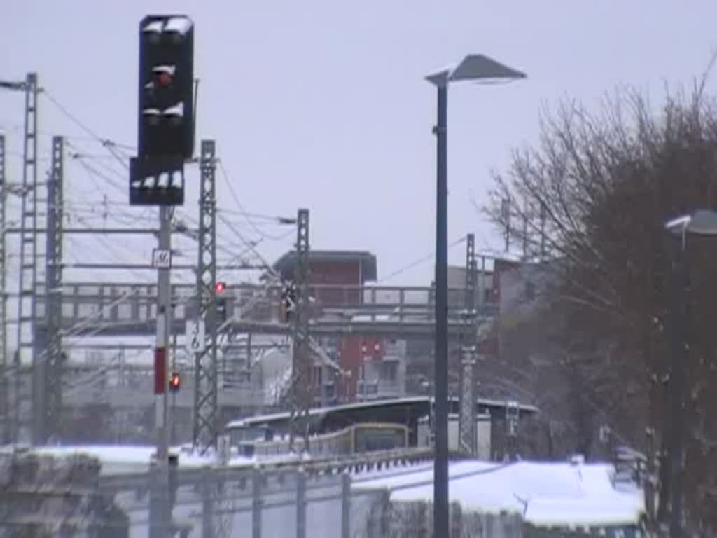 Ausfahrt einer S-Bahn der BR 481 aus Rummelsburg in Richtung Erkner. 31.12.2009