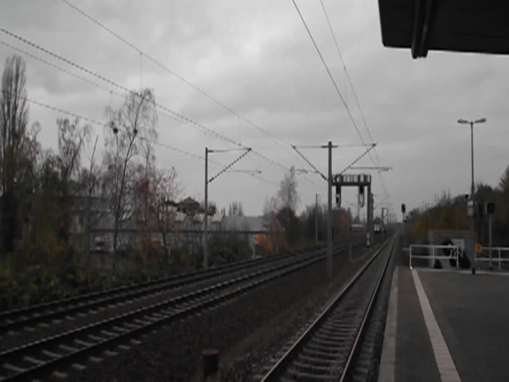 Baureihe 186 xxx x durchfährt den S Bahnhof Dresden Dobritz am 15.11.2014