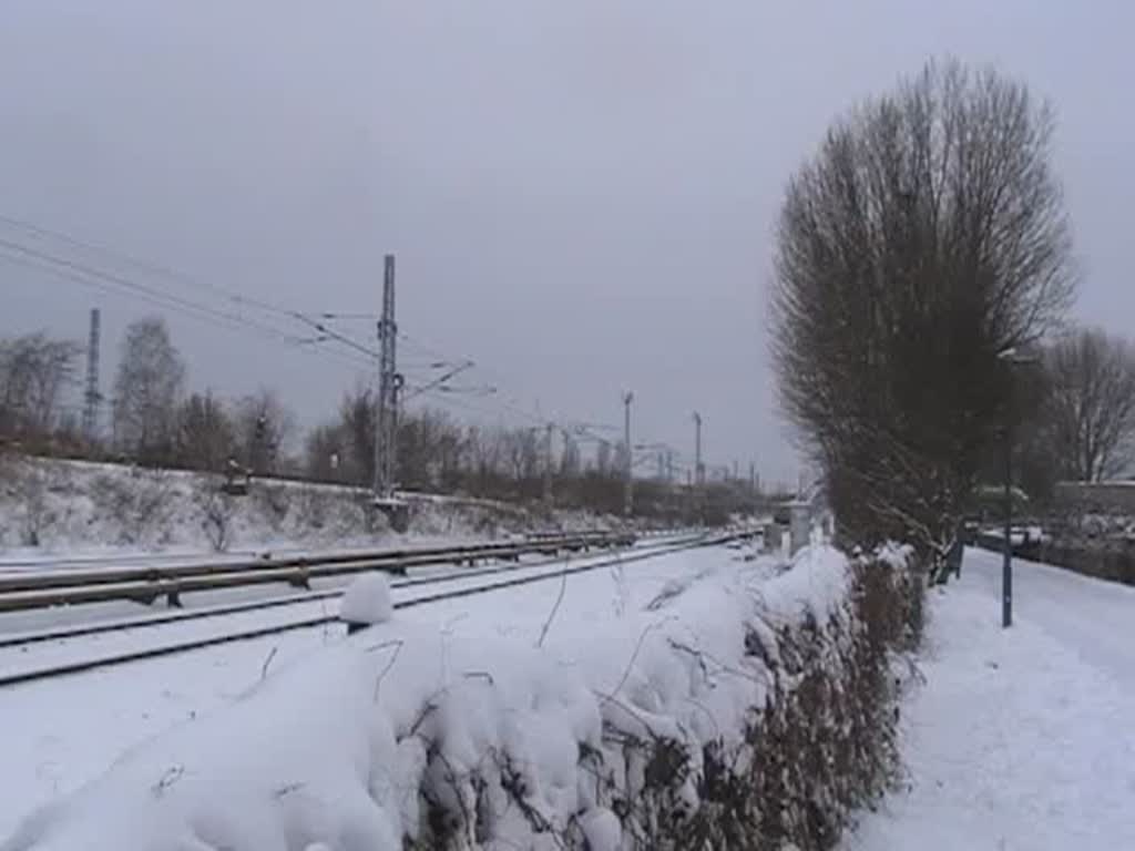 Baureihe 485 auf der S3 in Richtung Erkner. Betriebsbahnhof Rummelsburg, 31.12.2009