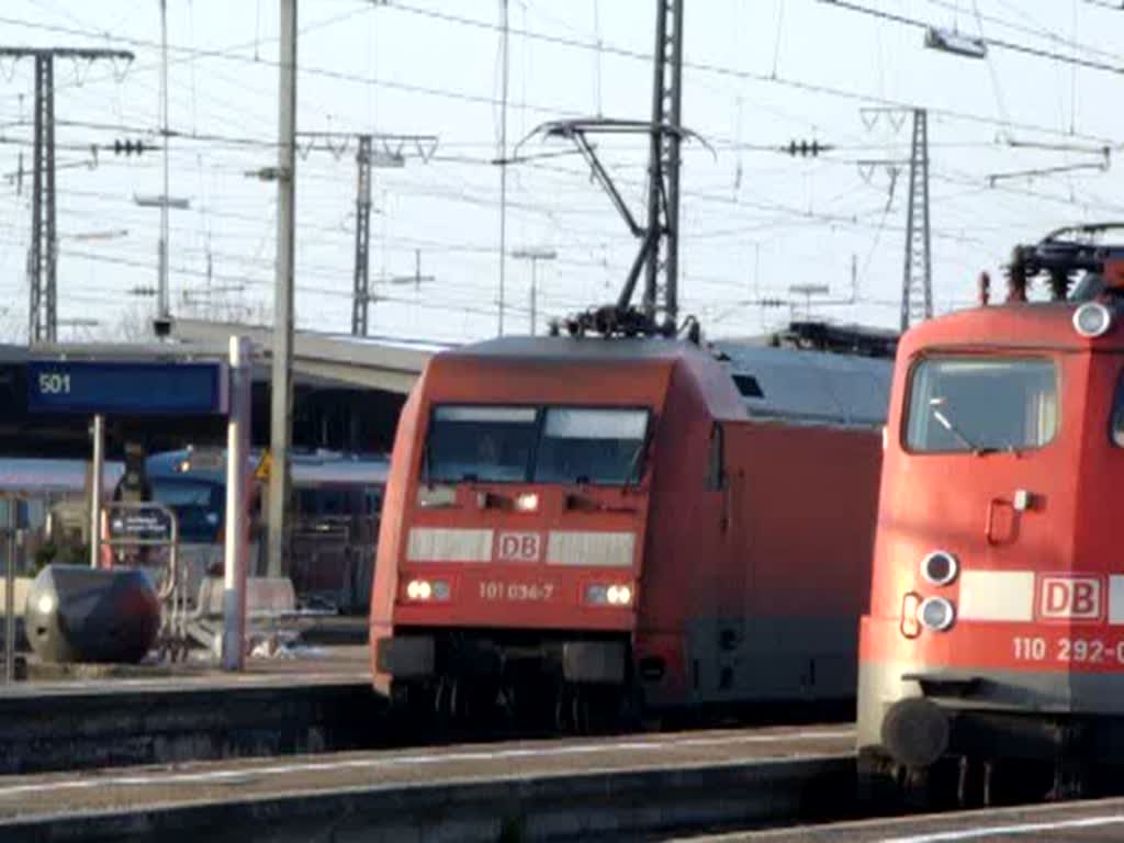 BR 101 034-7 mit einen InterCity bei der Ausfahrt Augsburg Hauptbahnhof. Aufgenommen am 18.11.2007