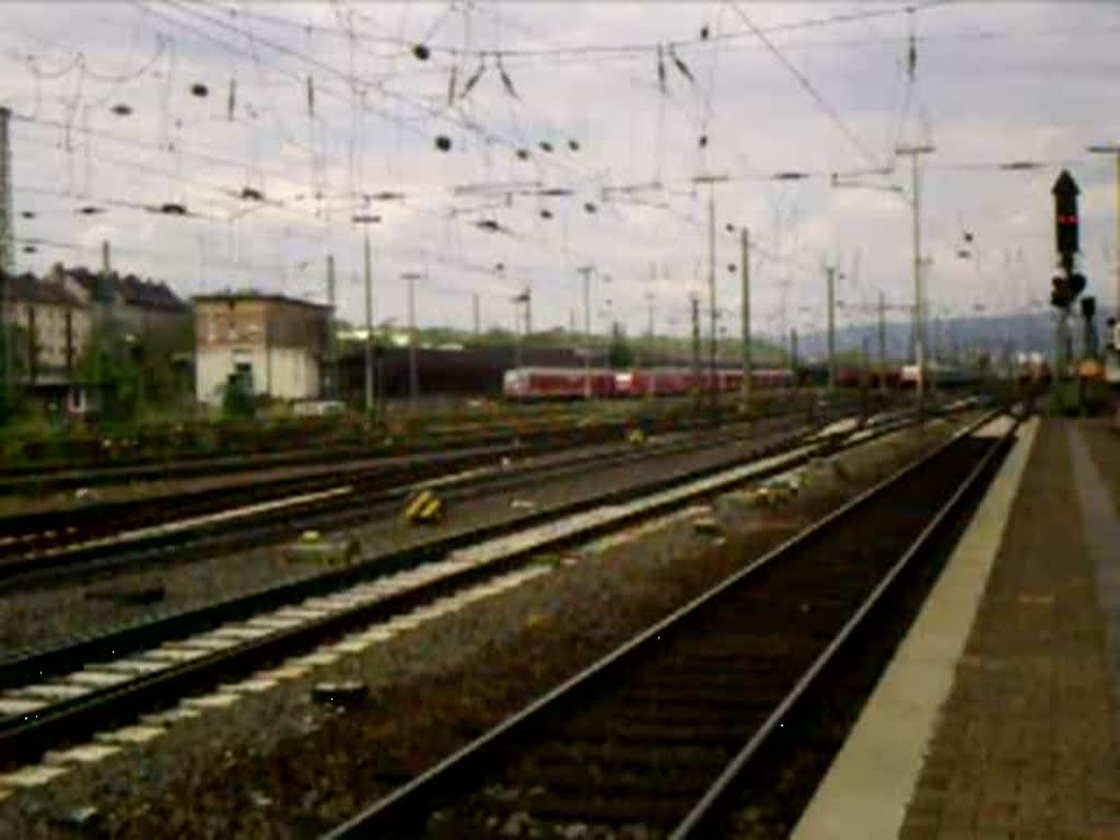 Br 101 zieht den EC 101 Hamburg-Altona - Chur in den Mainzer Hbf am 20.05.08