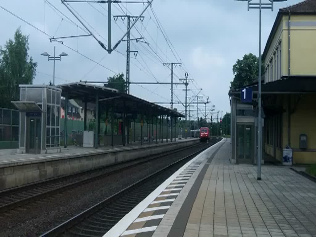 BR 120 mit BR ICE2 Halbzug durch Lehrte in Juni 2012.