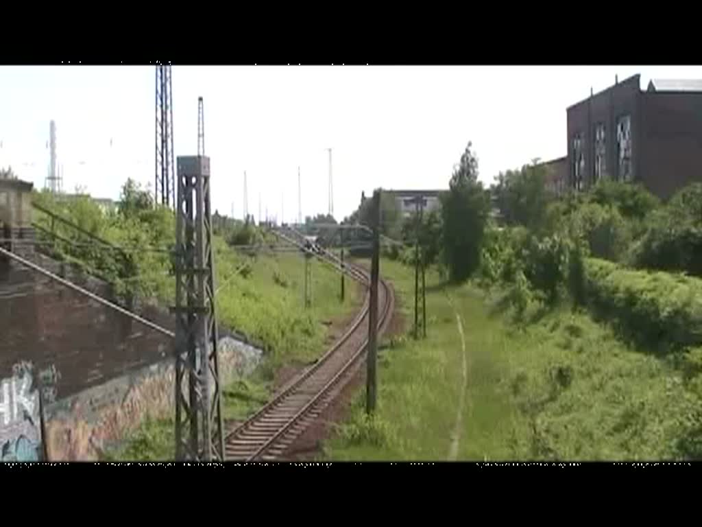 BR 143er 1. Aufnahme zwischen HBF Leipzig und Messe hier der RB Leipzig - Eilenburg diese sicht ist jetzt nicht mehr mglich da es bauliche manahmen wegen des Citytunnels gibt 2. Aufnahme zwischen Leipzig HBF - Gohlis etwa 2007/2008