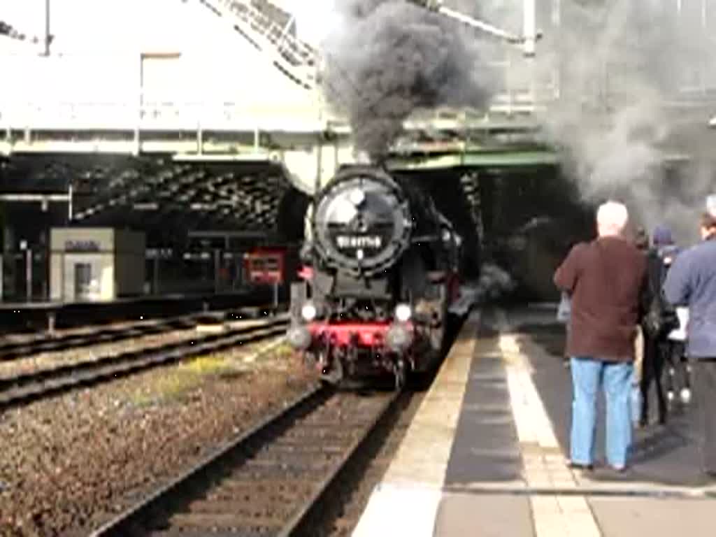 BR 52 am 01.11.2009 am Berliner ostbahnhof zur Rundtour ber den Berliner Auenring und nrdliche Innerring.