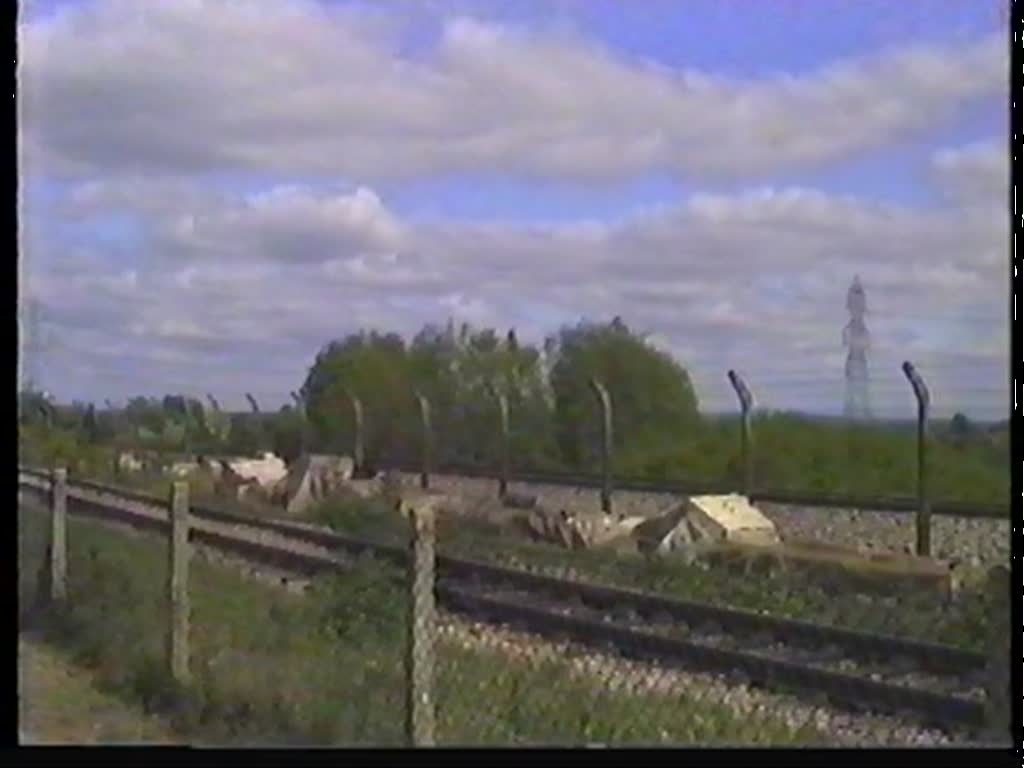 BR-Fernzge mit verschiedenen Diesellokomotiven am 7. Mai 1990 in Didcot.