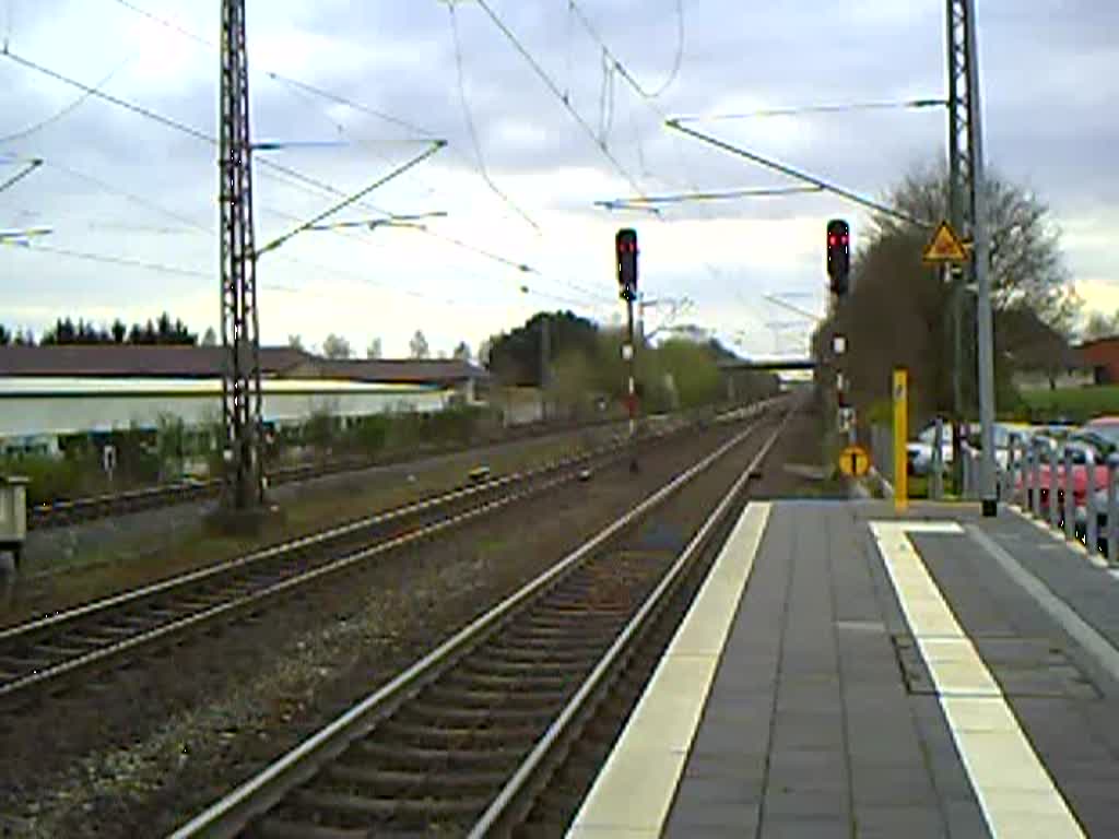 Br101 113-3 fhrt mit dem IC 2028 von Passau HBF nach Hamburg-Altona 
durch Scheeel