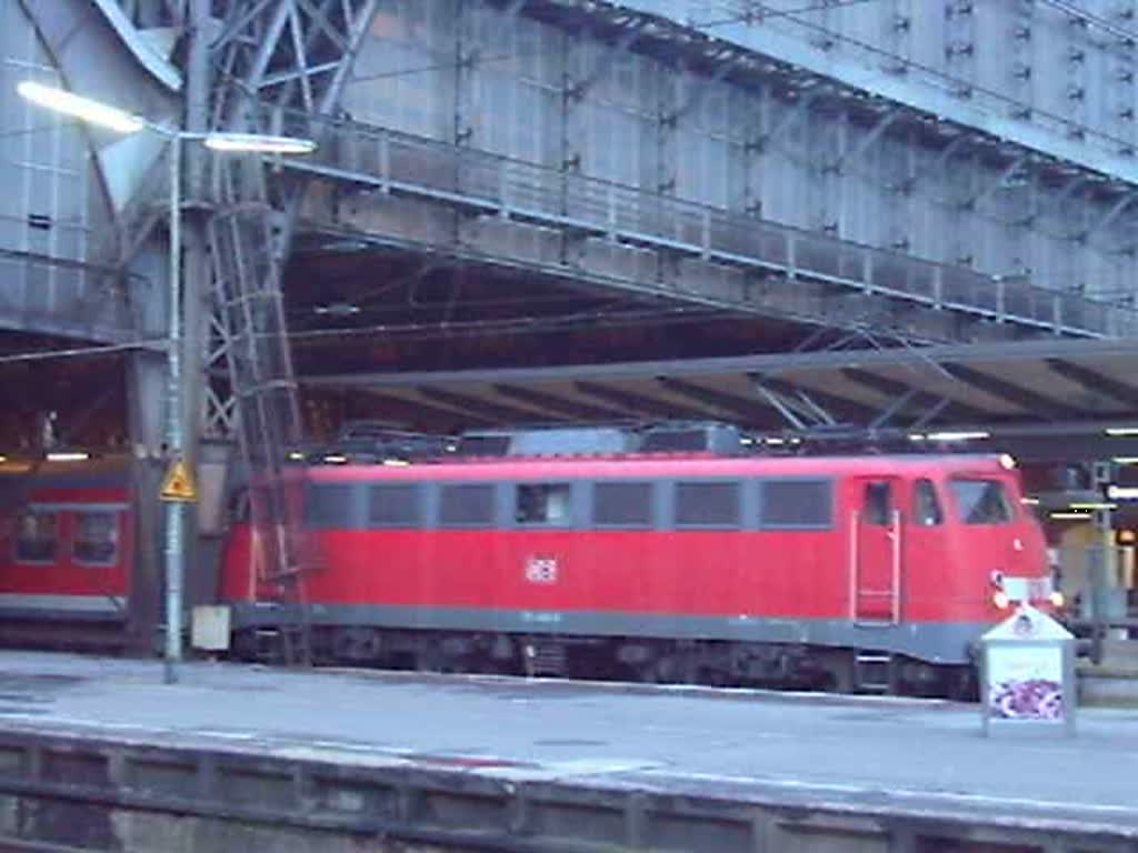 Br110 406-4 wechselt in Bremen HBF den Stromabnehmer um dann ein paar min spter nach Bremerhaven Lehe zu fahren