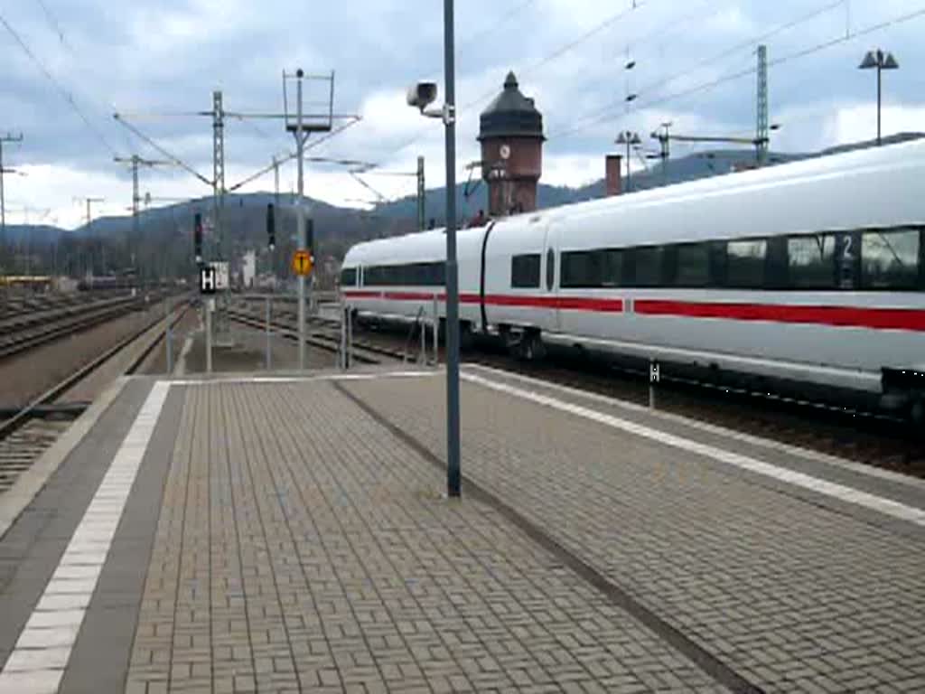 Da hat es wohl einer ganz schn eilig gehabt und nach krzester Zeit den Bahnhof Saalfeld (Saale) schon wieder verlassen, obwohl ich noch gar nicht so weit war! Hier macht sich also der ICE 1719 am 29.03.2009 auf den Weg nach Mnchen Hbf.