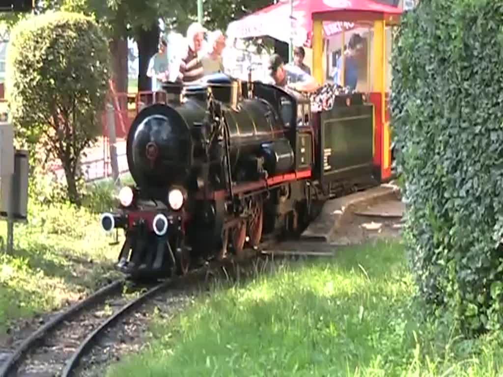 Dampflok 2 der wiener Liliputbahn am 07.Juli 2013 in der Hst. Prater.