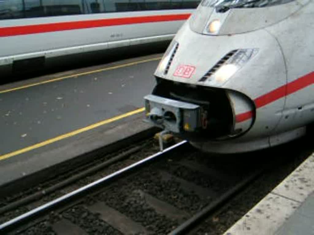 Das automatische Ankuppeln zweier ICE-3 aufgenommen im HBF von Kln am 06.11.07.