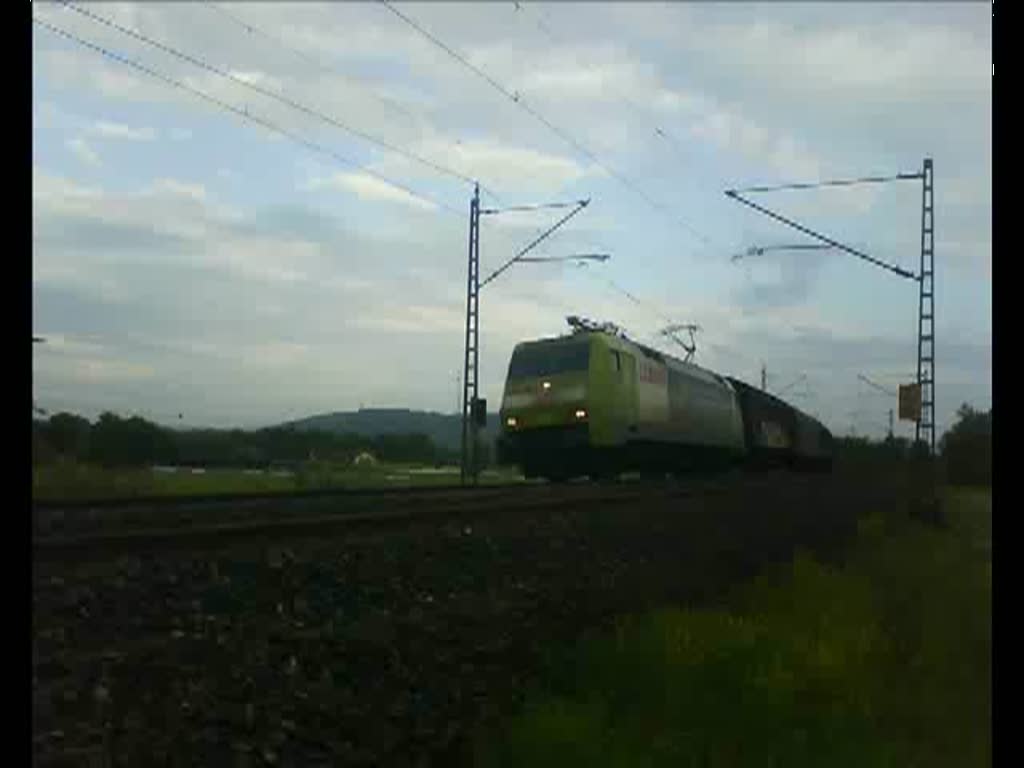 ...das Highlight des Tages. 152 005  CLAAS  zog am 28.5.10 einen gemischten Gterzug in richtung Saalfeld und noch ICE 1615 mit den ICE´s  Oschatz und Sonneberg  nach Mnchen.