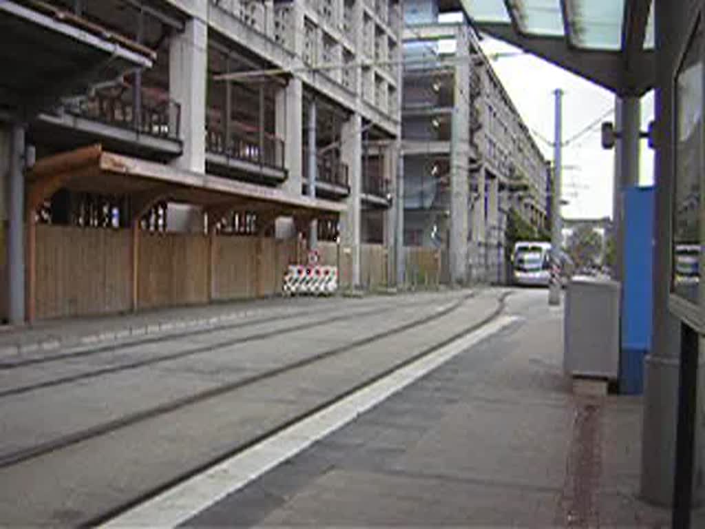 Das Video zeigt die Saarbahn auf dem Weg zur Haltestelle Saarbrcken Hauptbahnhof. Auch dieses Video wurde am 18.09.2009 aufgenommen.