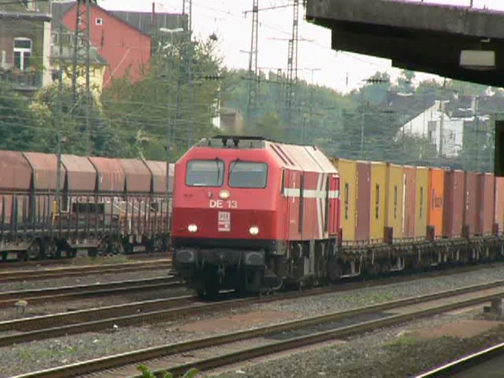 DE13 der HGK bei Durchfahrt am  Bf. Kln West am 14.08.09