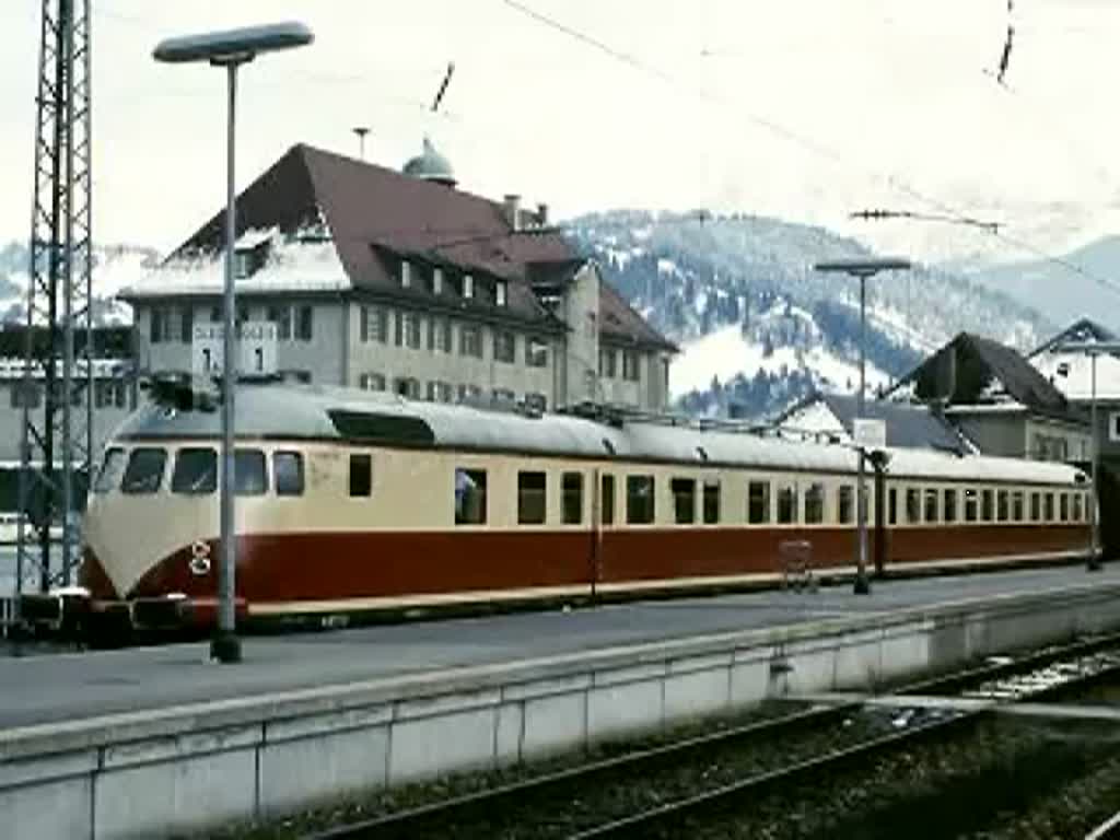 Den in Heidelberg stationierte VT 608 801 der US-Army zeigt mein Super-8-Film von 1976 bei einem Aufenthalt in Garmisch-Partenkirchen. Das berarbeitete Video ersetzt eine alte Einspielung mit dem gleichen Thema. 