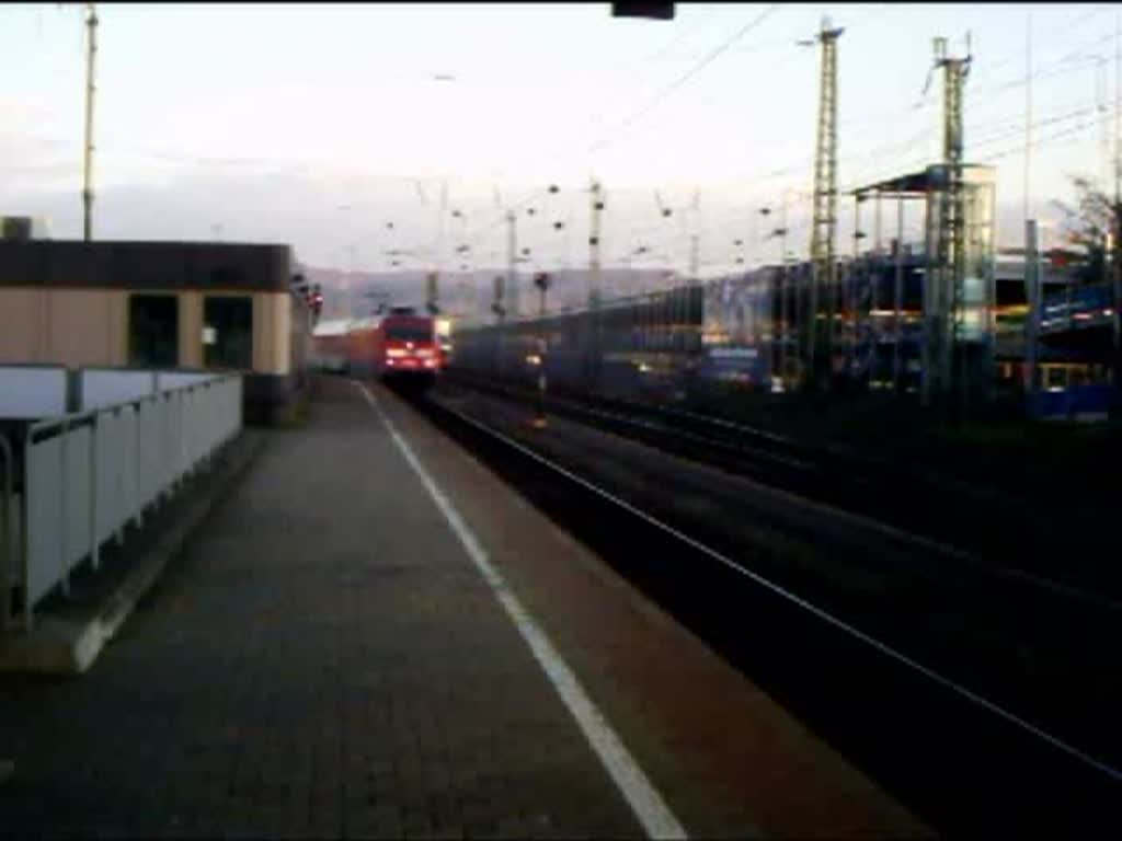 Der erste Zwischenhalt des CNL 353 nach Praha hl.n., CNL 40353 nach Kopenhagen und D 50353 nach Moskau. 101 094-1 zieht den Zug bei der Einfahrt in Basel Bad Bf. 18.03.08