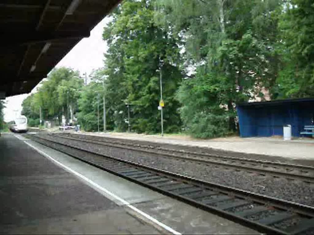 Der ICE 1653 nach Dresden nahm nach einem Signalhalt wieder fahrt in Richtung Hauptbahnhof auf. Leipzig-Miltitz