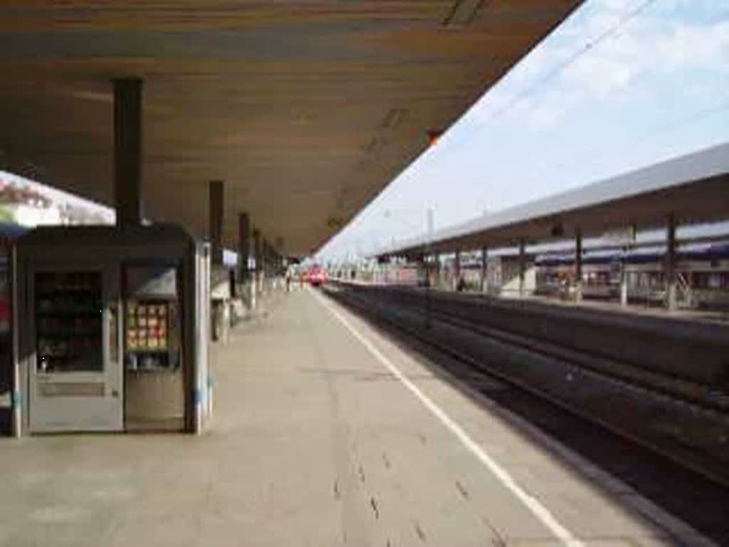 Der ICE 988 kam mit einem Ersatzzuges aus Frankfurt(Main)Hbf nach Hamburg Altona mit ca 20 min Versptung an. Gefilmt am 19.08.2010