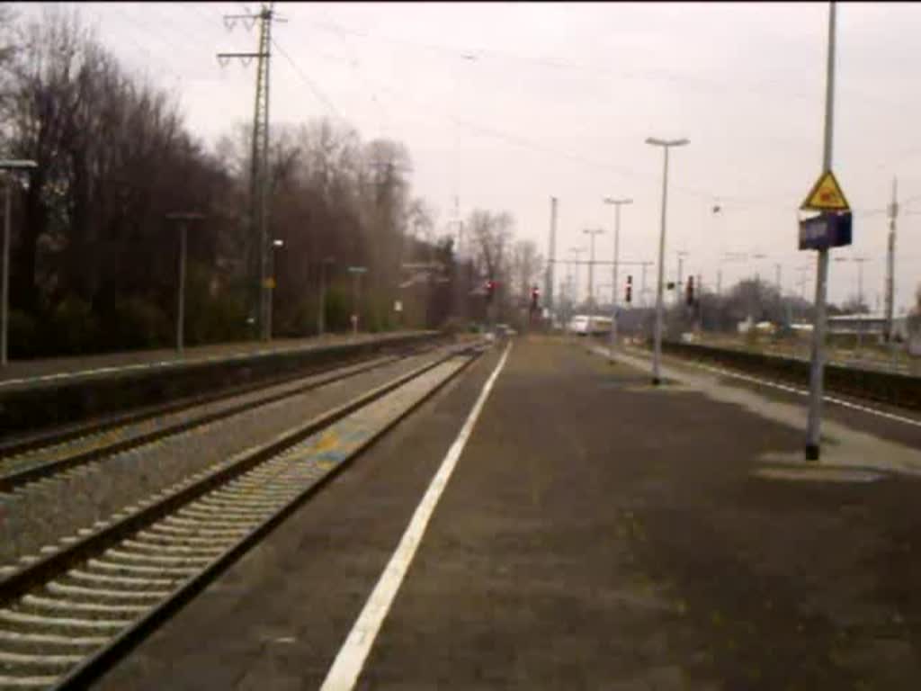 Der ICE2 402 026  Lutherstadt Wittenberg  fhrt als ICE 956 aus Berlin-Ostbahnhof kommend durch Kln-Mhlheim und hat seinen Endbahnhof Kln Hbf fast erreicht. 28.03.08