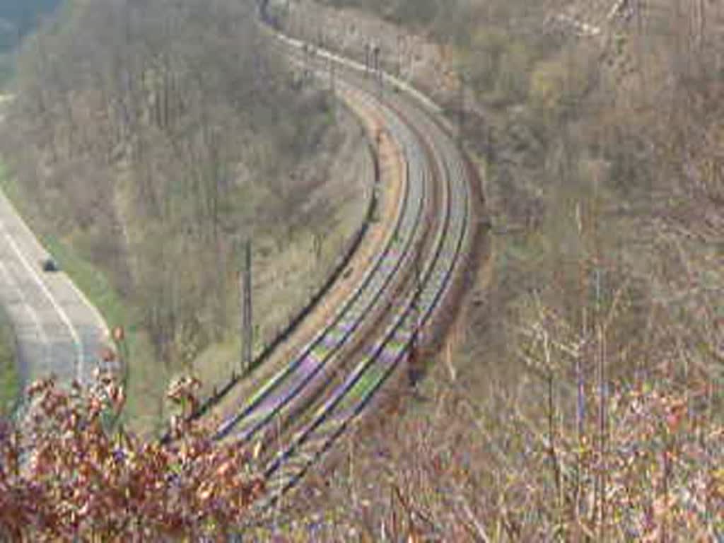 Der RE aus Lindau nach Stuttgart mit 2xBr 218 zwischen Amstetten und Geislingen(Steige).