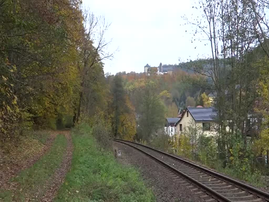 Der Sormitztal-Express am 25.10.15 mit 41 1144-9. Hier zu sehen in Leutenberg.