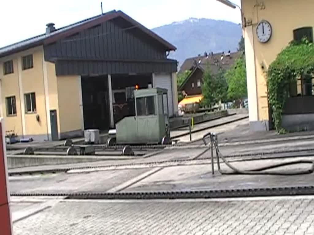 Der Triebwagen VT 22 verlsst am 08/08/2010 den Bahnhof St-Wolfgang.