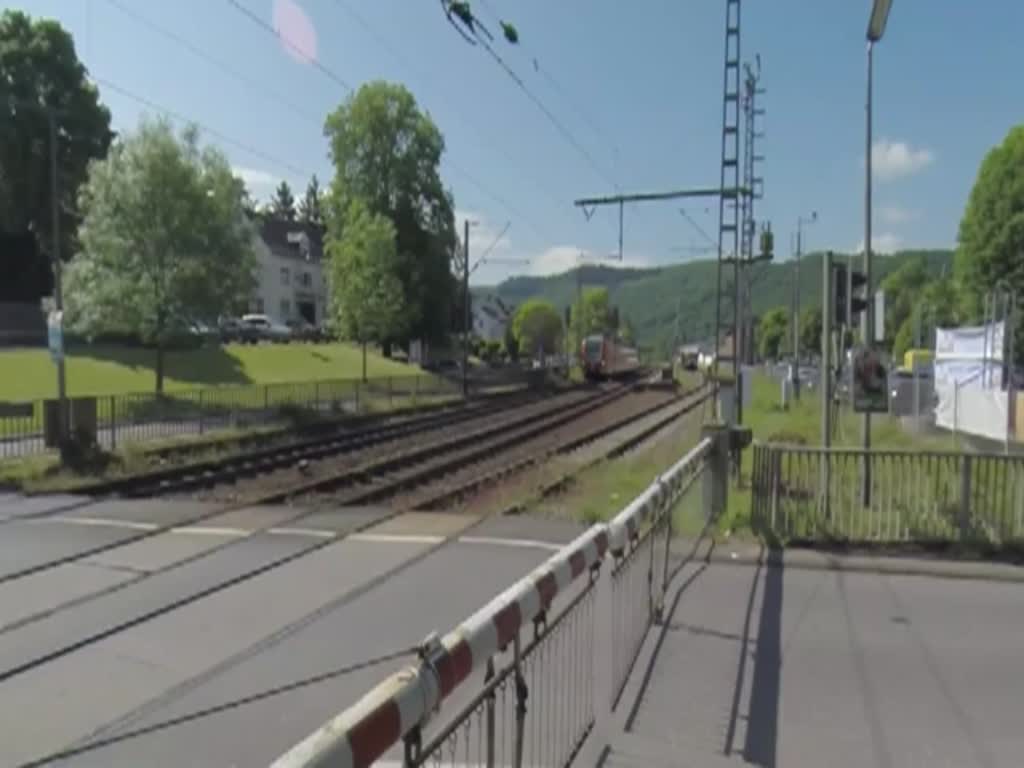 Deutschland, Rheinland-Pfalz, Saarburg, am Sonntag der Saarpedal: ein ET 425 verlässt den Bahnhof Saarburg in Richtung Trier. 18.05.2014
