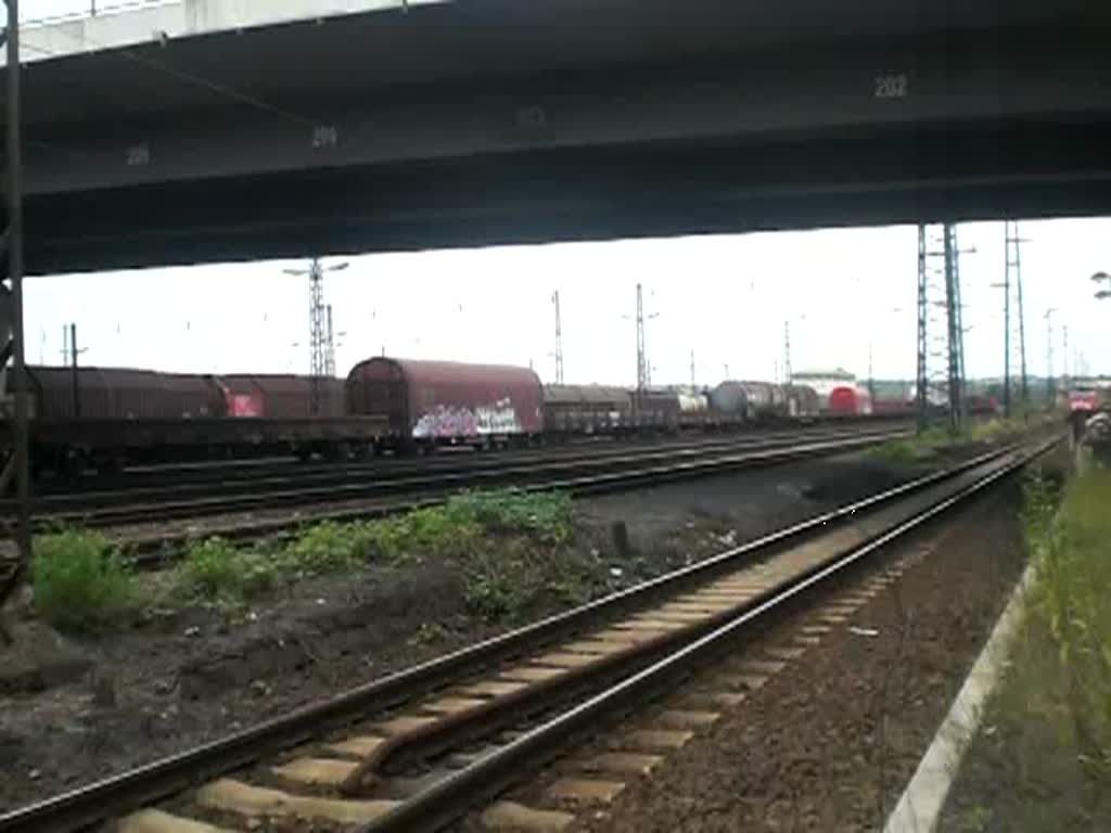 Die 189 006-0 fuhr mit einem Container Zug durch Dresden-Friedrichstadt.