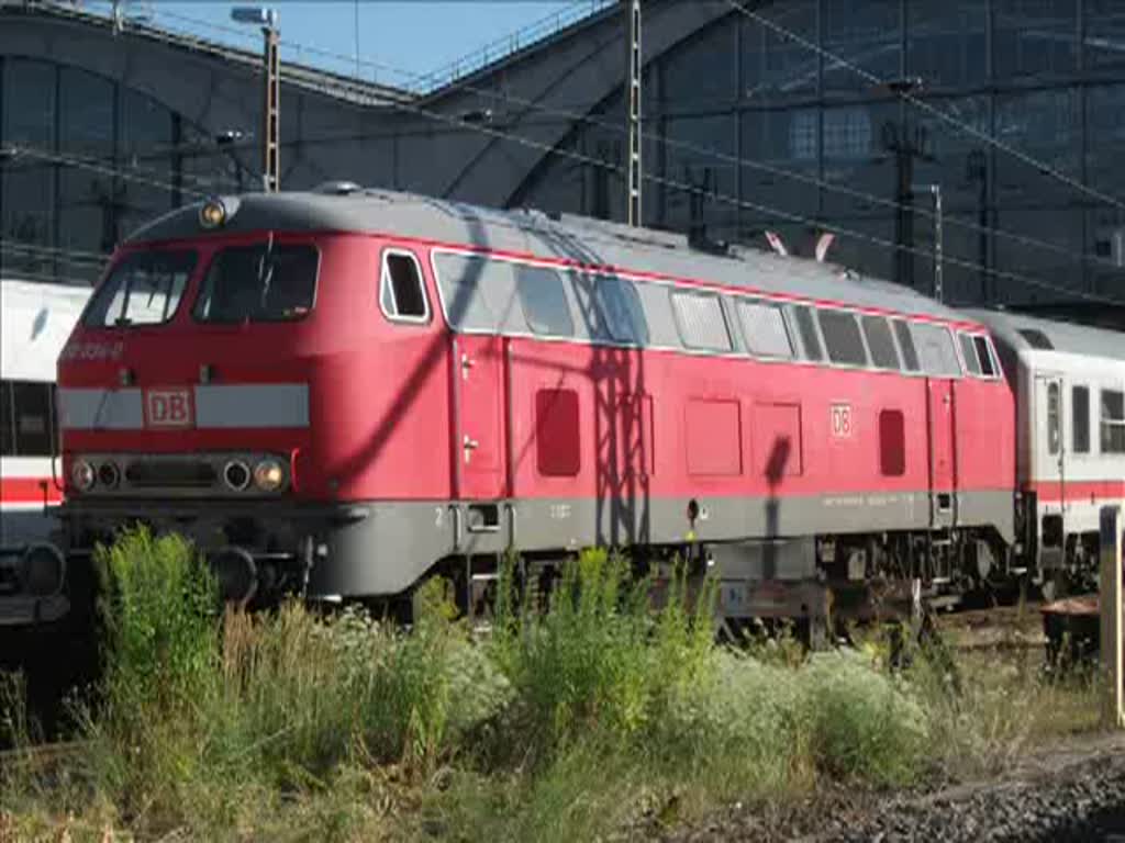 Die 218 834-0 verlie am 18.7.10 mit IC 2871 und 101 112 den Leipziger Hbf in Richtung Dresden.