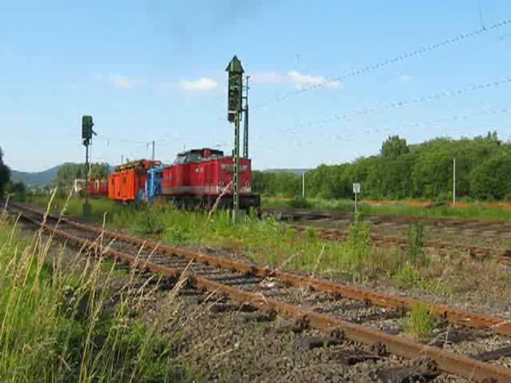 Die Adam 12  Rex  mit einigen lustigen Sachen am Haken beim Weiterfahren nach Signalhalt in Eschwege West am 24.06.2009.