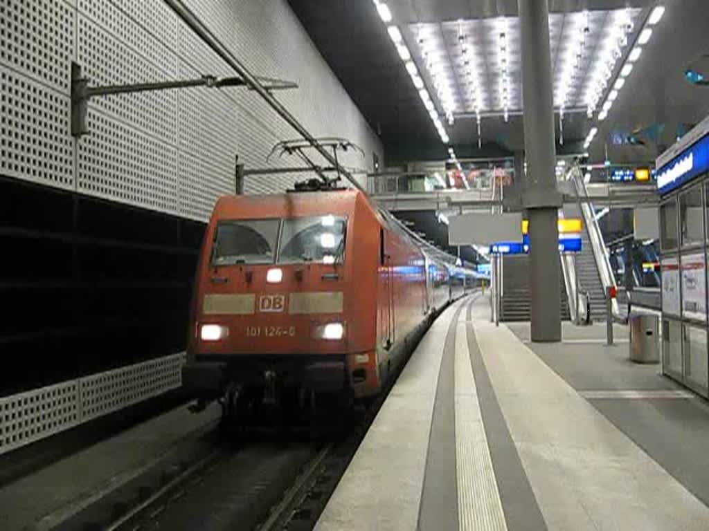 Die Ausfahrt der Metropolitan Garnitur in die Abstellung aus dem Berliner Hbf. Richtung Sden am 16.01.