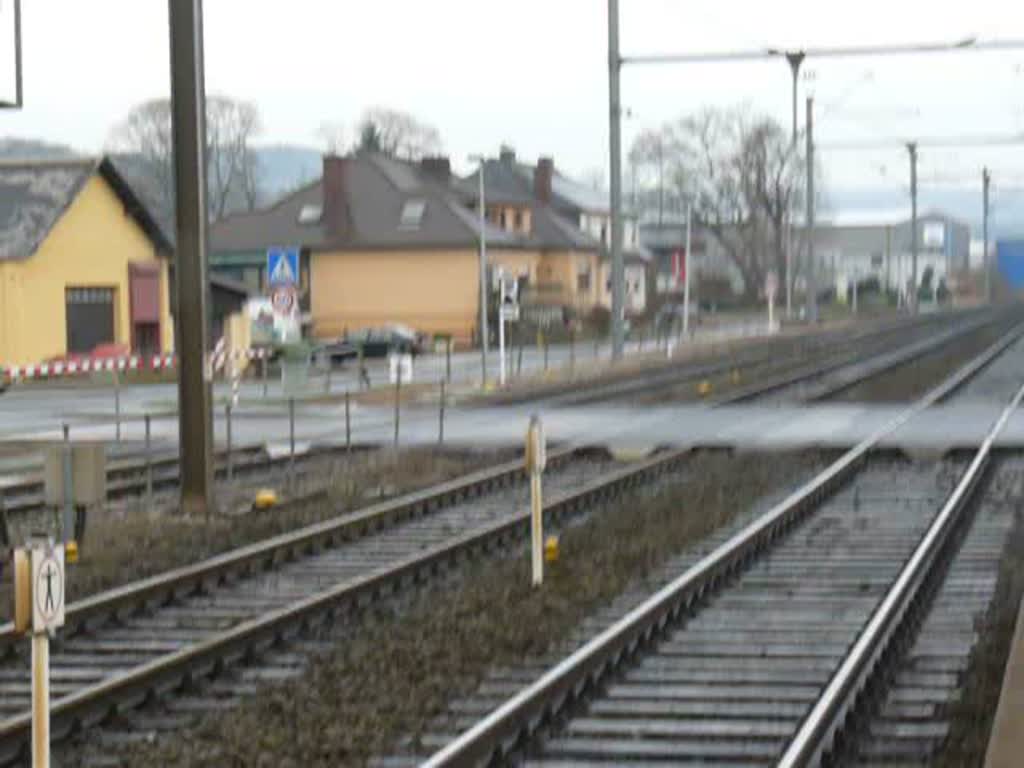 Die Dampflok 5519 kommt am 14.12.08 mit dem  Chrstdagszuch 2008  am Haken aus Ettelbrck und befhrt in Schieren das nicht elektrifizierte Gleis nach Bissen.