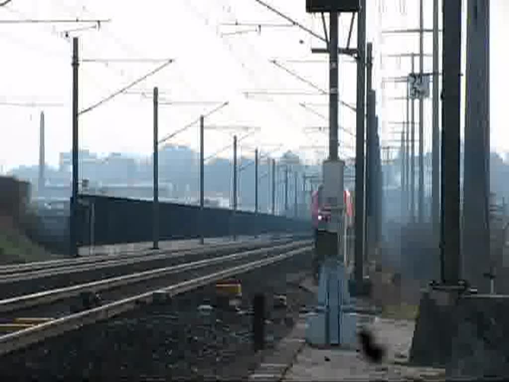 Die DB-BR 185 139 fhrt mit einem GZ bei Rheinfelden vorbei am 14.03.2009