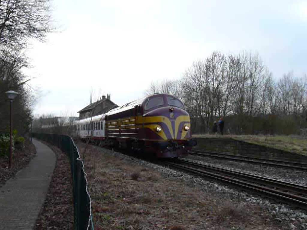 Die Diesellok 1604 verlsst mit ihrem Sonderzug den Bahnhof von Bissen in Richtung Ettelbrck am 25.01.09.