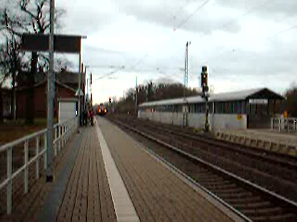 Die Einfahrt einer BR 143 mit einer RegionalBahn nach Lutherstadt Wittenberg in Burgkemnitz.(17.03.2007)