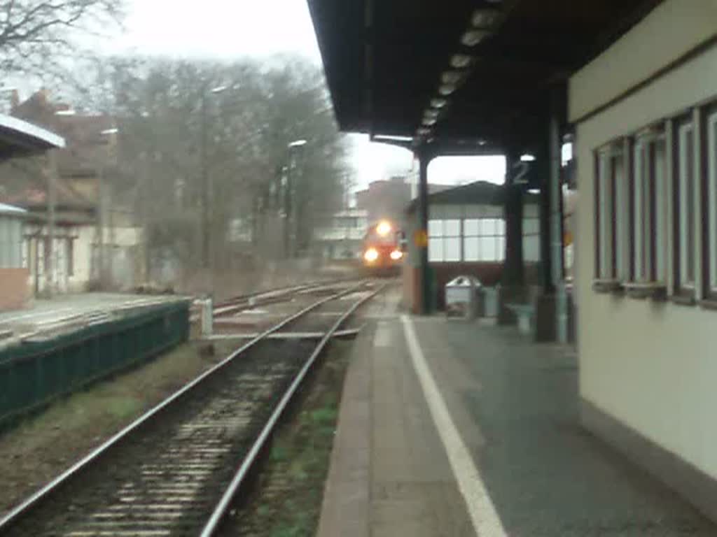 Die Einfahrt des RB 5894 in den Bahnhof Forst (Lausitz) am 03.03.08 .