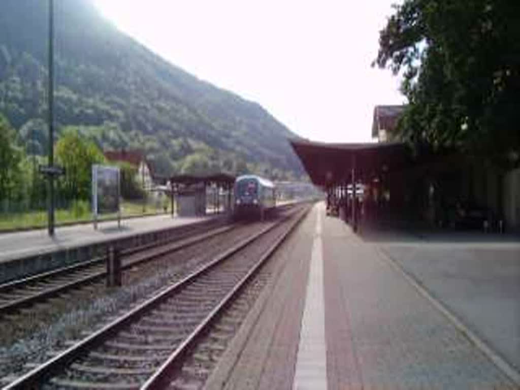 Die Lok die den Arriva/Alex von Obersdorf nach Immenstadt gebracht hat beim Rangieren in Immenstadt. Weiter hinten auf den Gleisen in Richtung Mnchen wartet Sie dann auf den Zug aus Mnchen kommend.