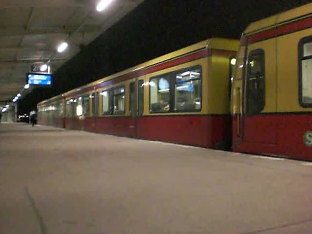 Die S-Bahnlinie 5 nach Westkreuz im Bahnhof Lichtenberg.(20.3.2010)