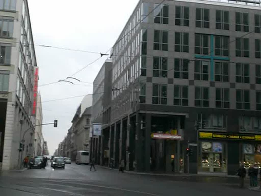 Die Straenbahnlinie 12 nach Am Kupfergraben am S+U Bahnhof Friedrichstrae.(21.3.2010)