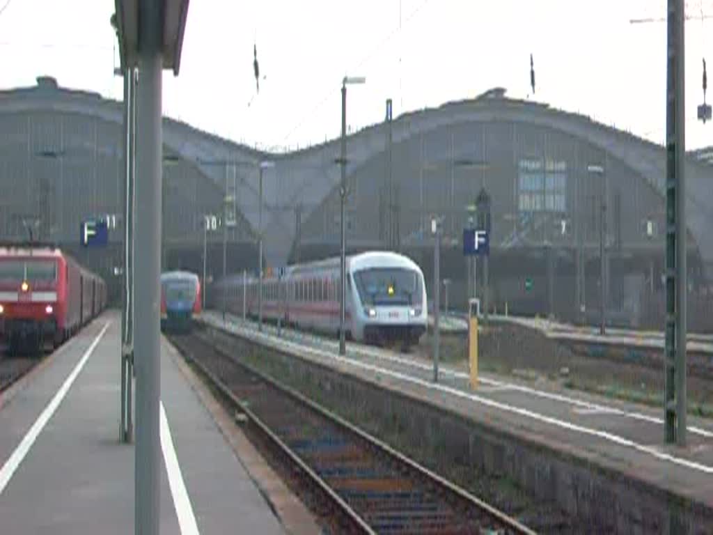 Doppelausfahrt in Leipzig Hbf: Zuerst fhrt der IC nach Frankfurt(M) aus und dann folgt der IC nach Berlin. Gefilmt am 04.04.09.