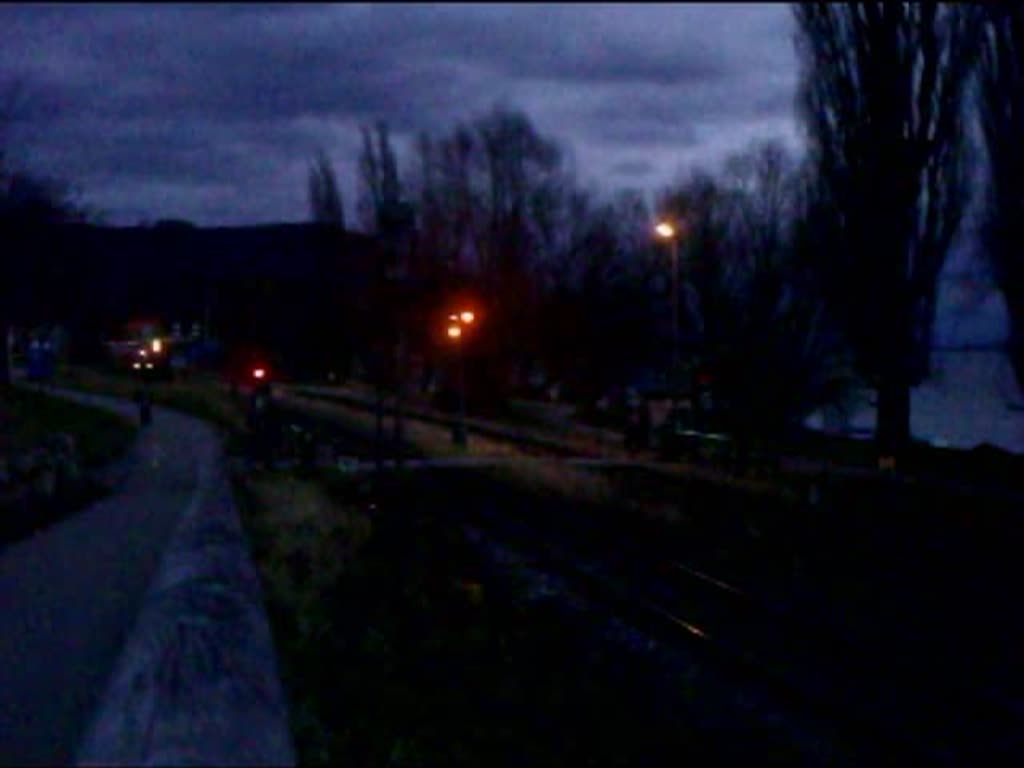 Doppeltraktion Br 650  RegioShuttle  im letzten Abendlicht auf dem Weg als RB 22772 von Friedrichshafen Stadt nach Radolfzell in Ludwigshafen. 11.03.08